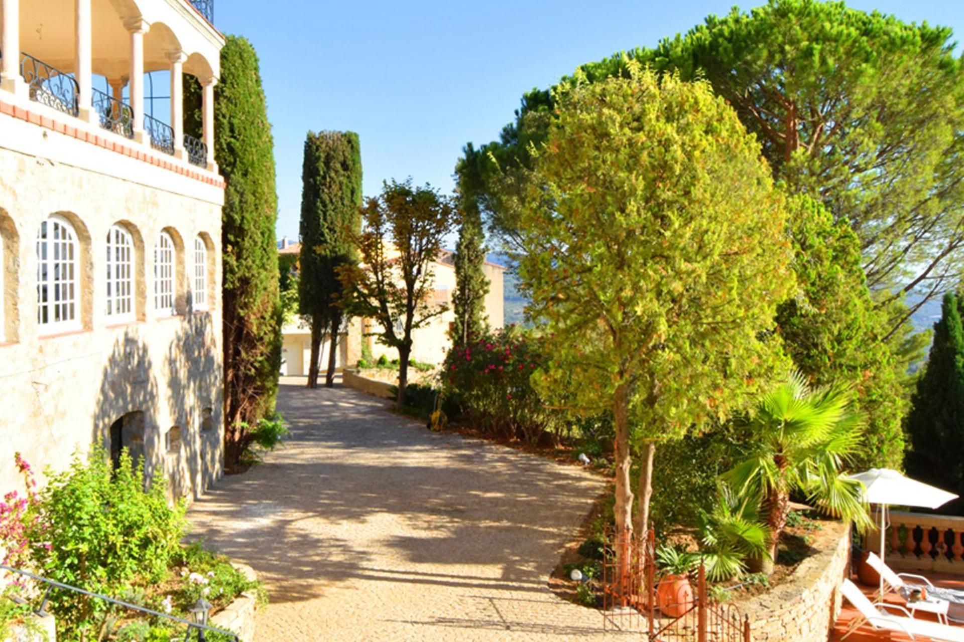 Le Chateau Des Costes Le Castellet  Exterior photo