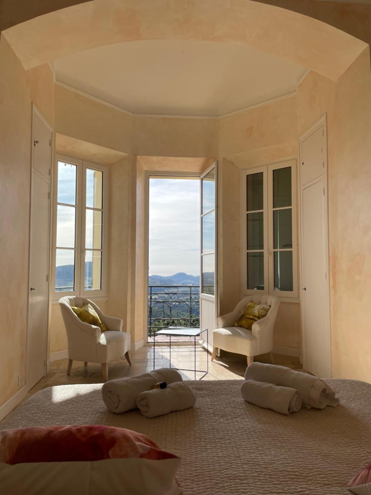 Le Chateau Des Costes Le Castellet  Exterior photo
